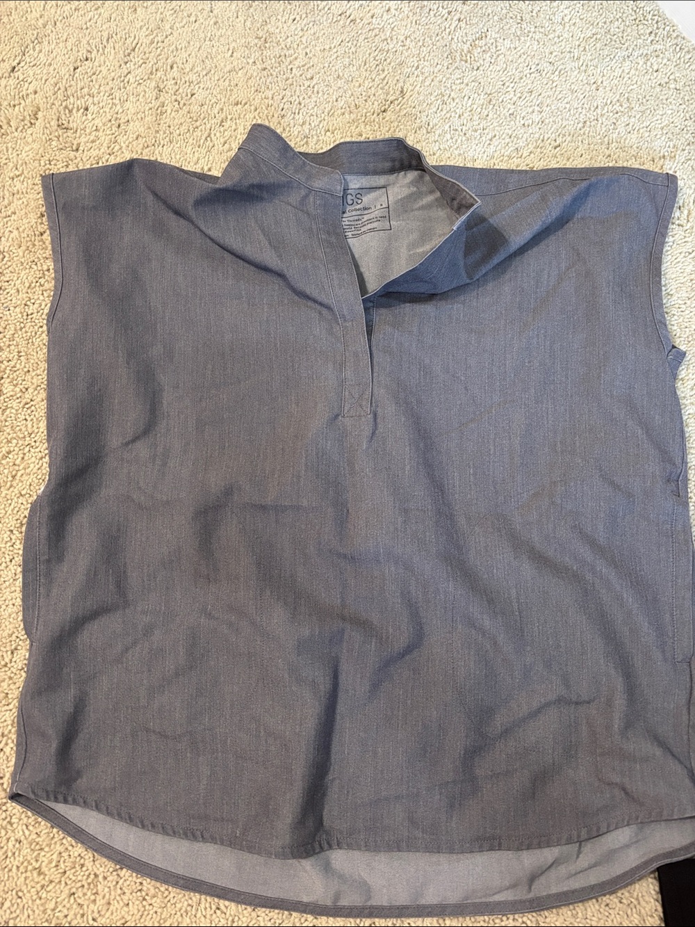 Heather gray raefala scrub top